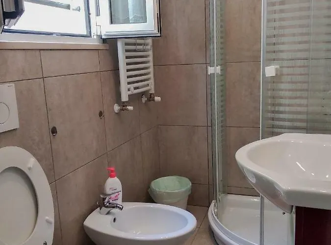 Piazzadarmi 252 * Ancona